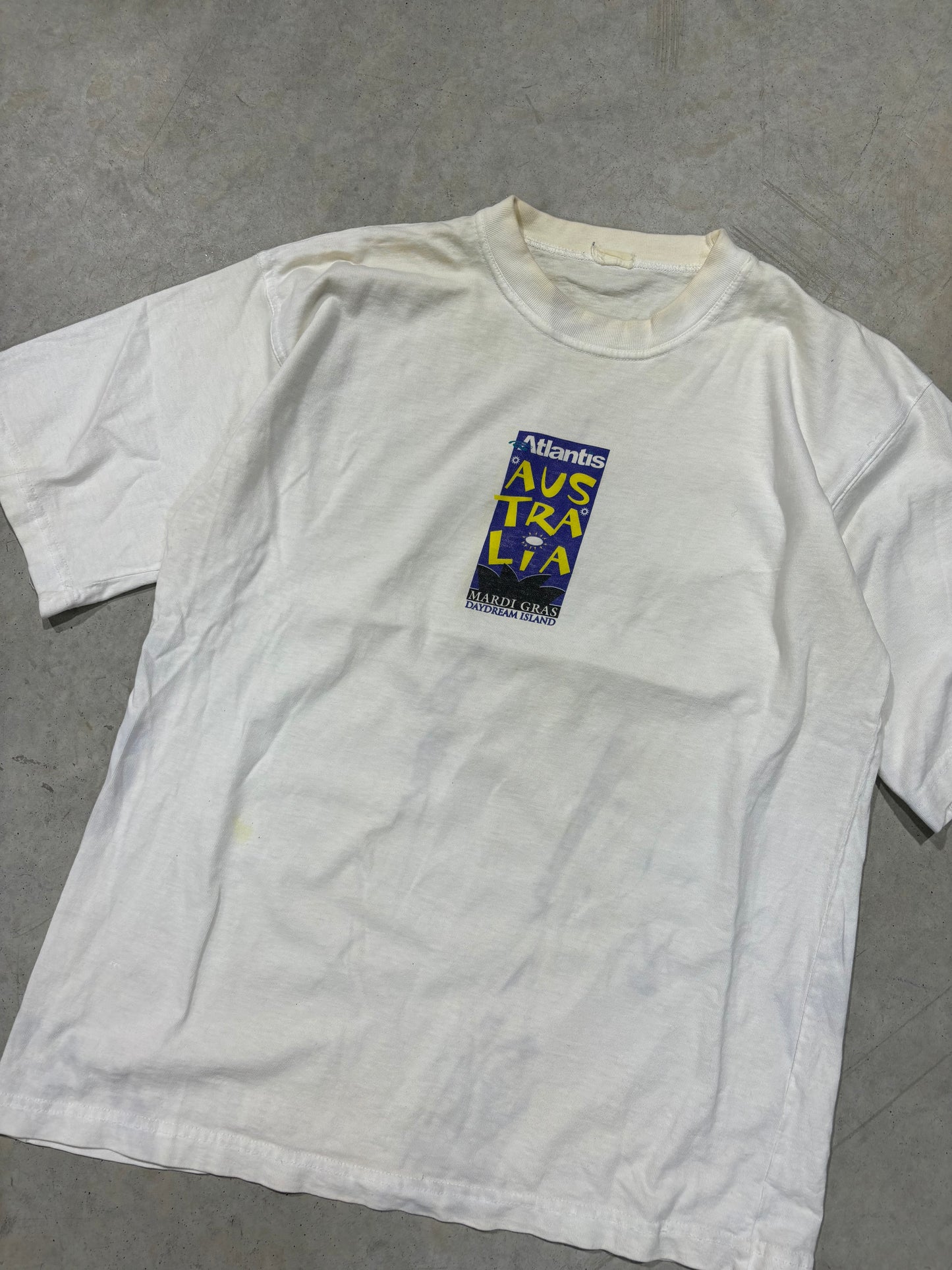 (XL) 90s Graphic Tee