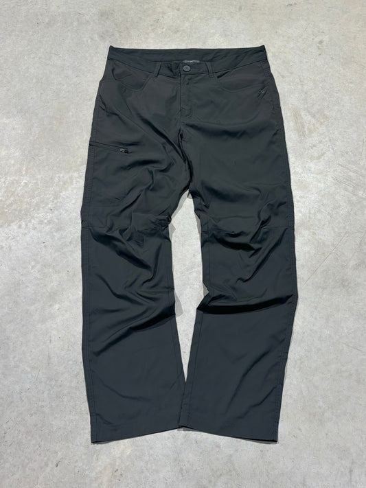 (M) Kathmandu Hiking Pants