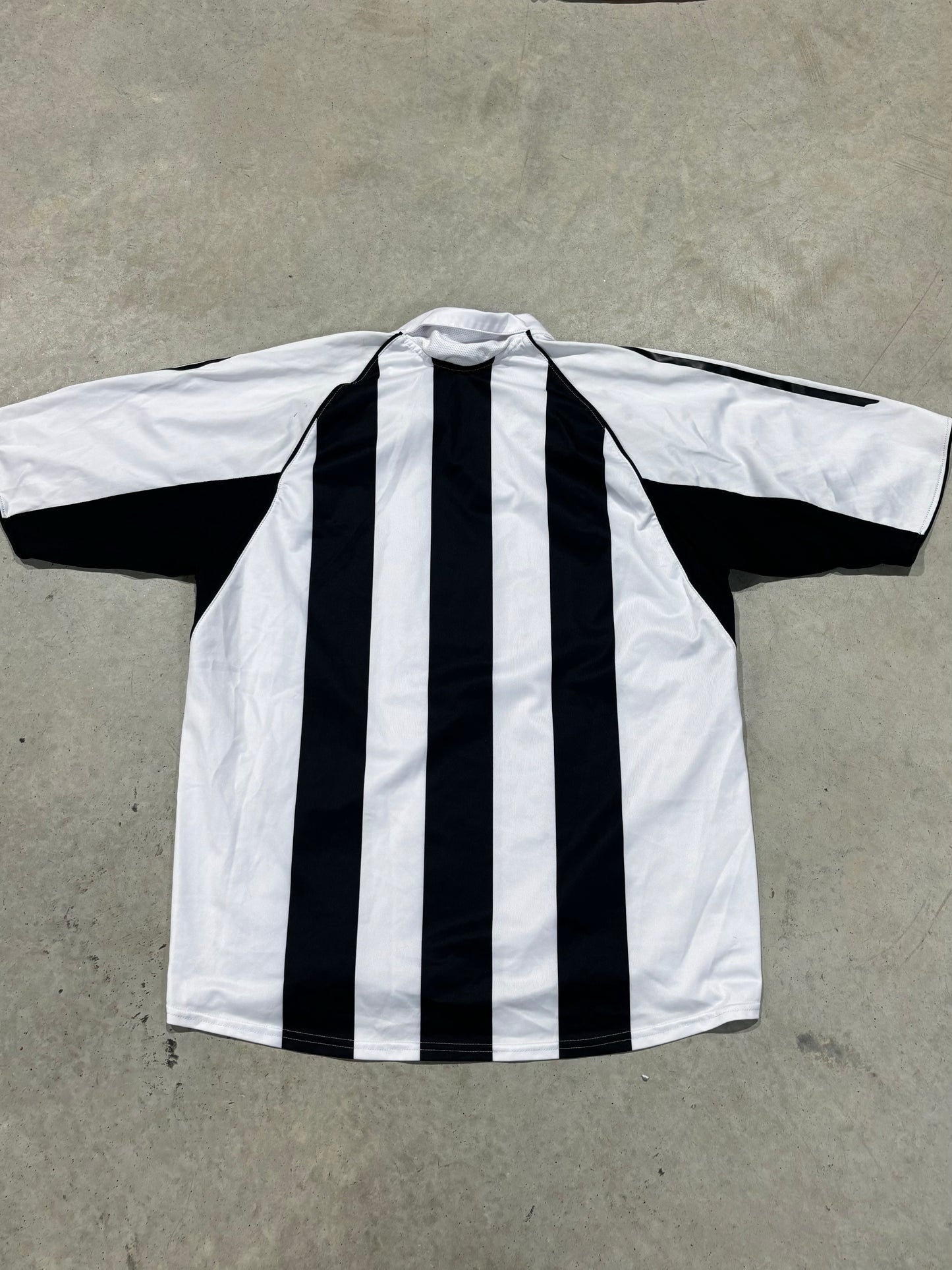 (XL) Bootleg Newcastle United Jersey