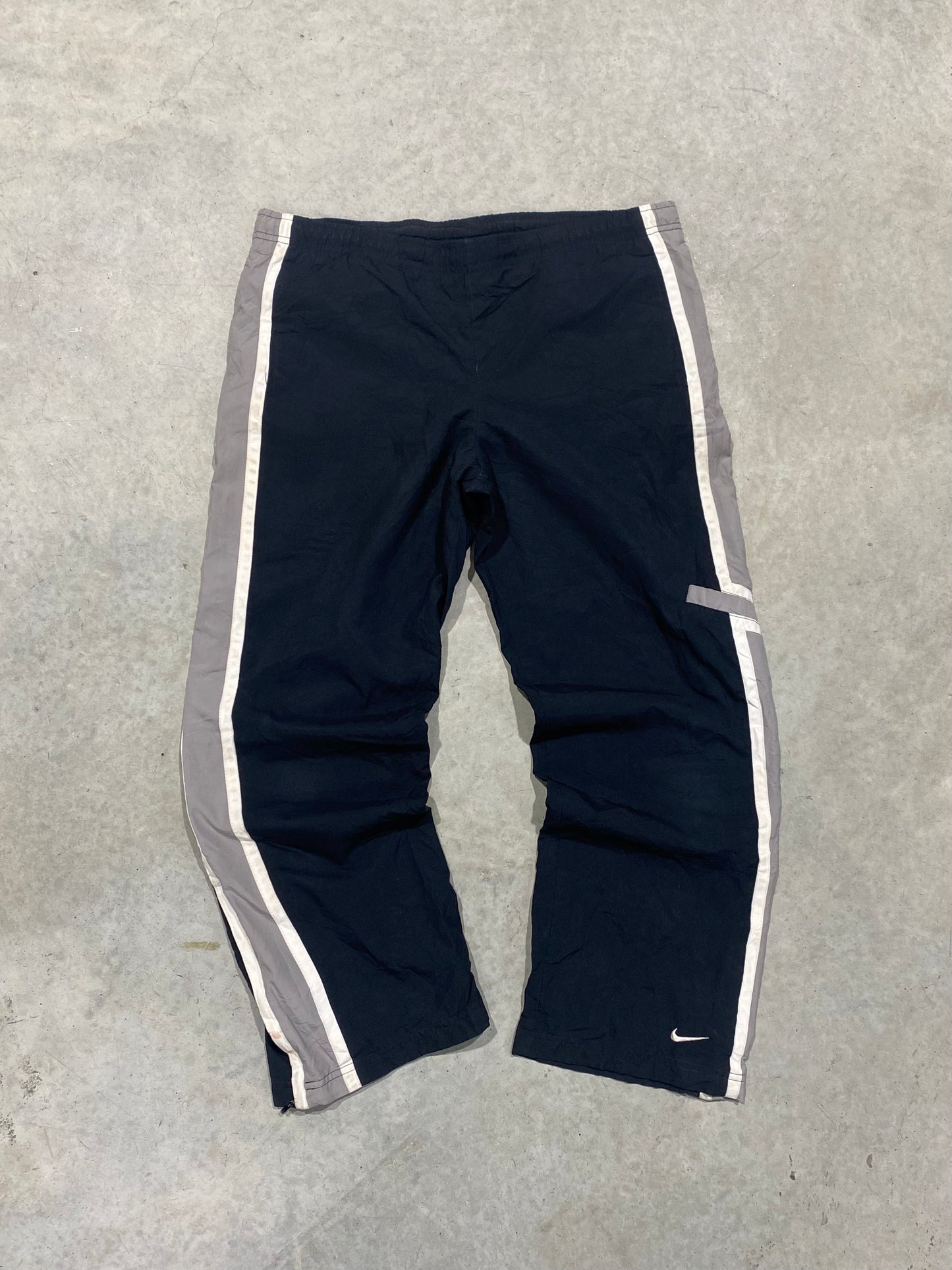 (L) Wmns 00s Nike Track Pants