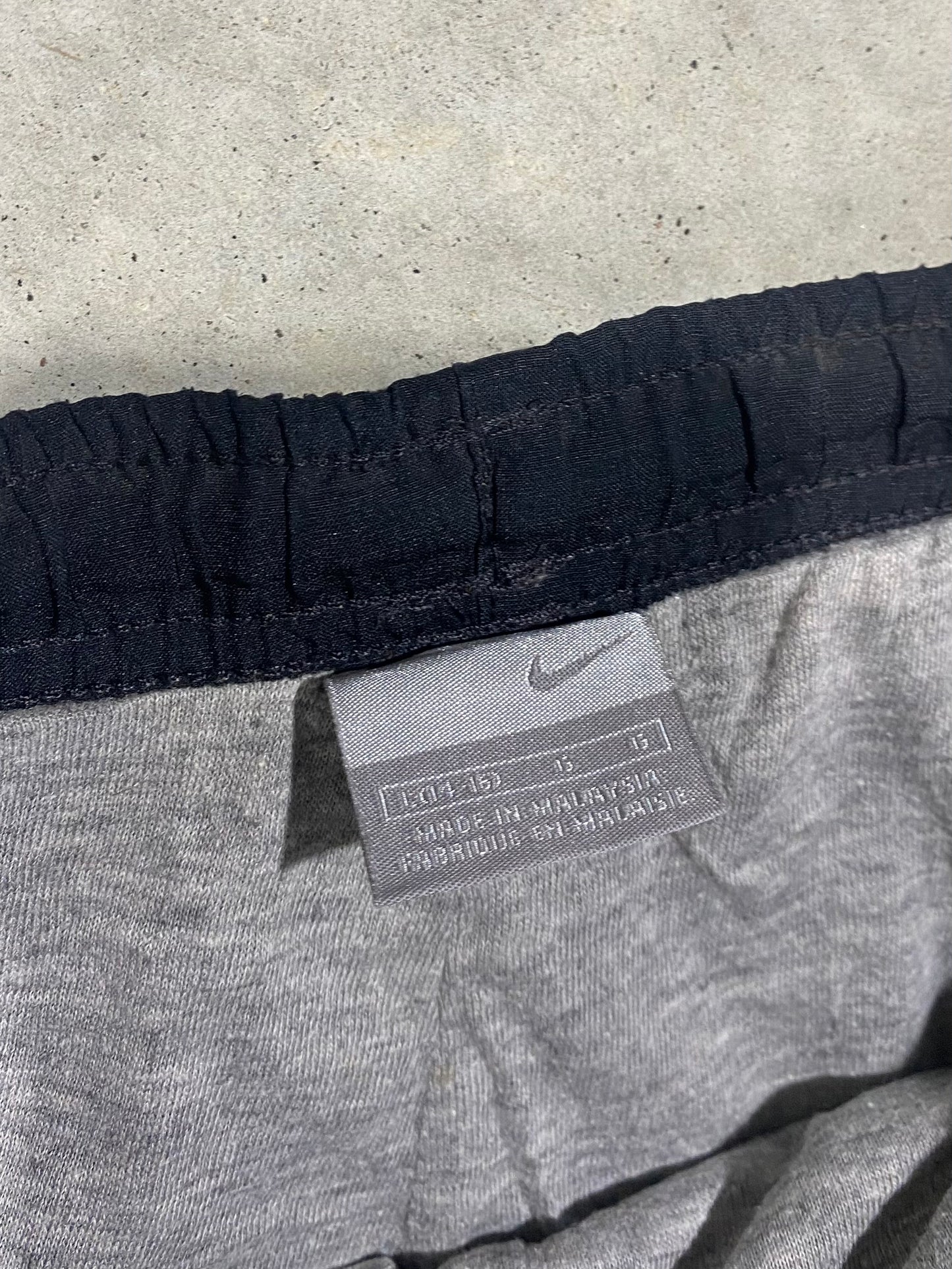 (L) Wmns 00s Nike Track Pants